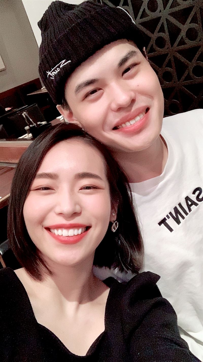 嘟嘟(左)跟聖結石一度有婚姻危機。(圖/嘟嘟提供)